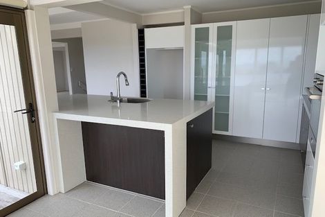 Photo of property in 1/91 Aberdeen Road, Castor Bay, Auckland, 0620