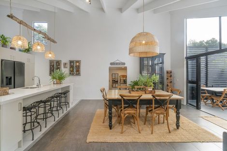 Photo of property in 5 Rewa Rewa Valley, Tairua, 3508