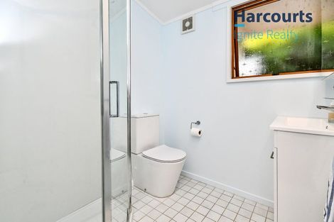 Photo of property in 8 Booker Place, Weymouth, Auckland, 2103