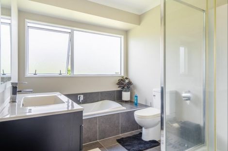 Photo of property in 50 Arawhata Road, Paraparaumu, 5032