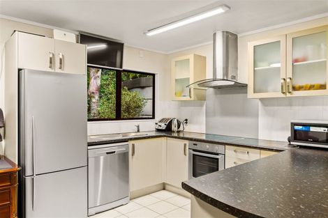 Photo of property in 560 Scenic Drive, Waiatarua, Auckland, 0612