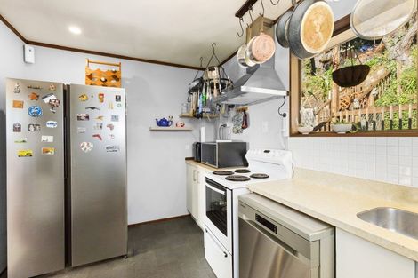 Photo of property in 27 Fenchurch Grove, Stokes Valley, Lower Hutt, 5019