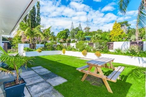 Photo of property in 1/29 Awaruku Road, Torbay, Auckland, 0630