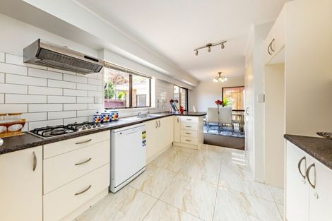 Photo of property in 4 Matuku Place, Papatoetoe, Auckland, 2025