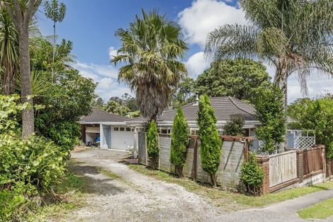 Photo of property in 1/7 Tallington Crescent, Torbay, Auckland, 0630