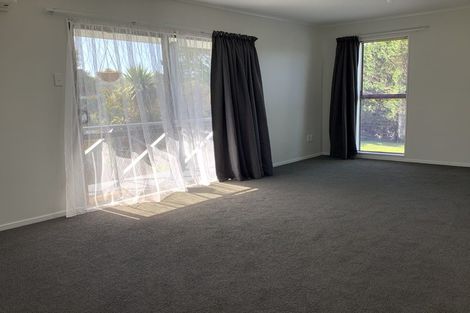 Photo of property in 7 Whitechapel Grove, Stokes Valley, Lower Hutt, 5019