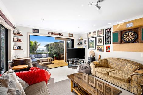 Photo of property in 237a East Coast Road, Mairangi Bay, Auckland, 0630