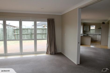 Photo of property in 5 Corsican Grove, Parklands, Christchurch, 8083