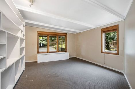 Photo of property in 18 Omokoroa Road, Omokoroa, 3114