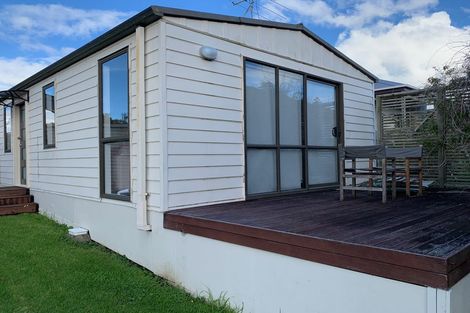 Photo of property in 2 Seaforth Avenue, Mangere Bridge, Auckland, 2022