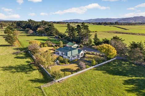 Photo of property in 52 Longwood Road, South Featherston, Featherston, 5771