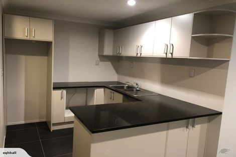 Photo of property in 44 Namsan Close, Fairview Heights, Auckland, 0632