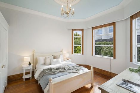 Photo of property in 28 Rangatira Road, Birkenhead, Auckland, 0626