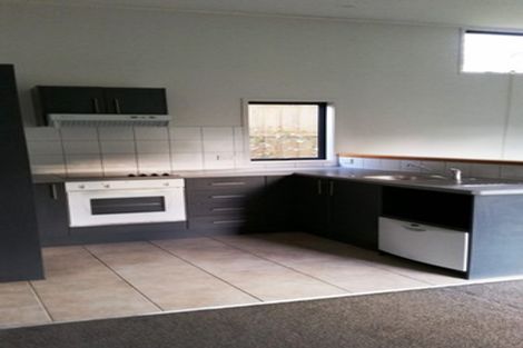 Photo of property in 73 Beechdale Crescent, Pakuranga Heights, Auckland, 2010