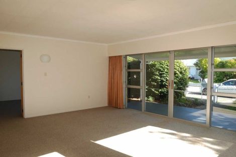 Photo of property in 1 Nola Avenue, Raumati Beach, Paraparaumu, 5032