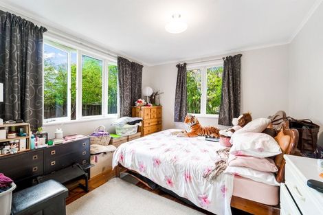 Photo of property in 4 Grainger Road, Te Atatu South, Auckland, 0610