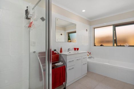 Photo of property in 63 Santa Monica Drive, Papamoa Beach, Papamoa, 3118