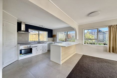 Photo of property in 2/7 Tromie Place, Highland Park, Auckland, 2010
