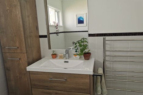 Photo of property in 2/4 Firth Road, Torbay, Auckland, 0630