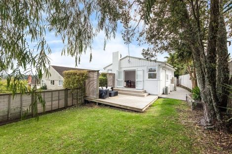 Photo of property in 10 Winifred Avenue, Bayview, Auckland, 0629