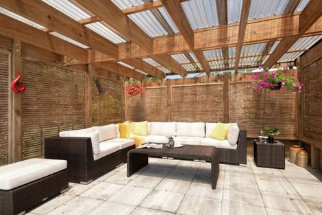 Photo of property in 24 Copperfield Terrace, Mellons Bay, Auckland, 2014