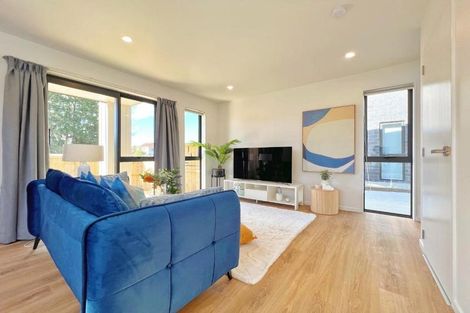 Photo of property in 321a Pakuranga Road, Pakuranga Heights, Auckland, 2010