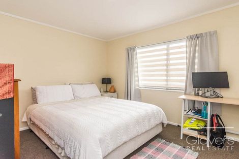 Photo of property in 1/98 Barrys Road, Glendene, Auckland, 0602