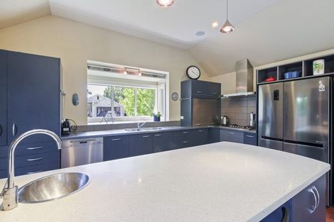 Photo of property in 3 Holiday Drive, Mairehau, Christchurch, 8052