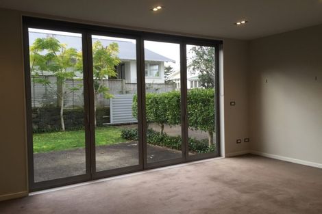 Photo of property in 126 Wheturangi Road, Greenlane, Auckland, 1051