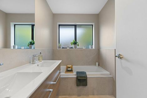 Photo of property in 10 Fuchsia Place, Halswell, Christchurch, 8025