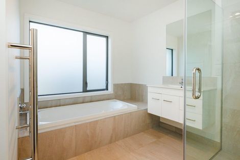 Photo of property in 5a Woodstock Place, Hokowhitu, Palmerston North, 4410