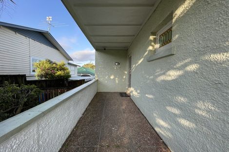 Photo of property in 492 Blockhouse Bay Road, Blockhouse Bay, Auckland, 0600