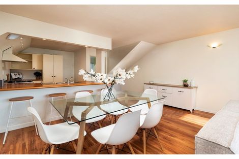 Photo of property in 2/17 Devon Street, Sydenham, Christchurch, 8023