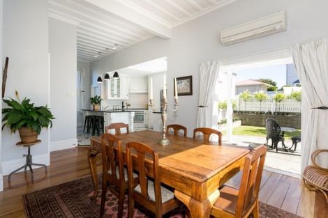 Photo of property in 11 Colenso Avenue, Hospital Hill, Napier, 4110
