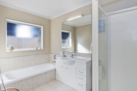 Photo of property in 130 Tuihana Drive, Papamoa Beach, Papamoa, 3118