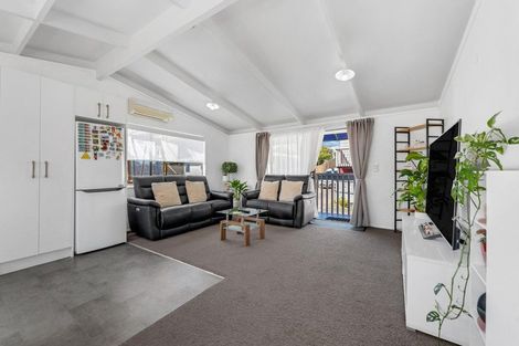 Photo of property in 4a Gallony Avenue, Massey, Auckland, 0614
