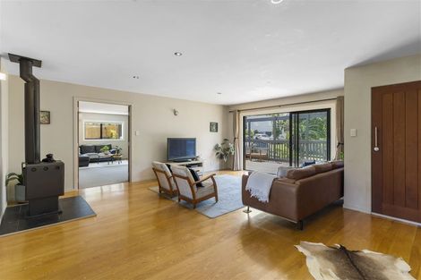 Photo of property in 2 Towra Place, Botany Downs, Auckland, 2010