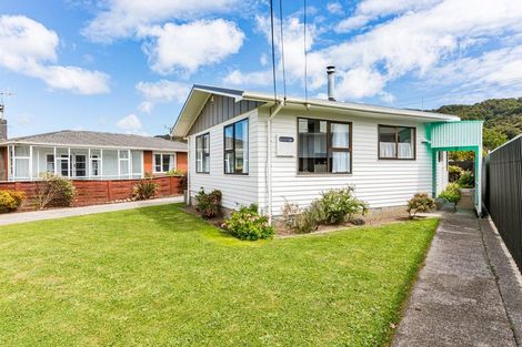 Photo of property in 73 Karamu Crescent, Wainuiomata, Lower Hutt, 5014