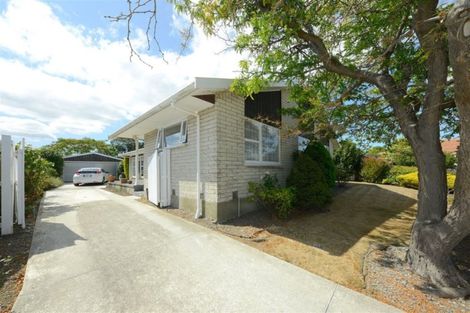 Photo of property in 17 Woodstock Place, Russley, Christchurch, 8042
