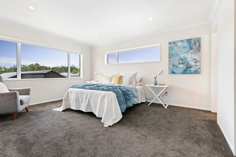 Photo of property in 30 Jane Maree Road, Kumeu, 0810