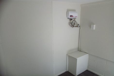 Photo of property in 4 Evans Road, Glen Eden, Auckland, 0602