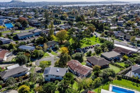 Photo of property in 10 Gerwyn Place, Pakuranga Heights, Auckland, 2010