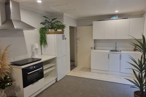 Photo of property in 11a Viridian Lane, Greenhithe, Auckland, 0632