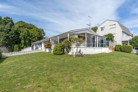 Photo of property in 2 Lachlan Drive, Dinsdale, Hamilton, 3204
