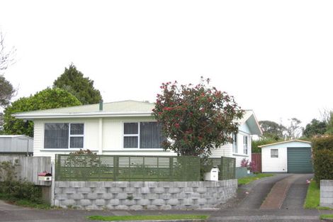 Photo of property in 11 Kennedy Place, Merrilands, New Plymouth, 4312