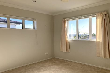 Photo of property in 16 Midhurst Avenue, Henderson, Auckland, 0612
