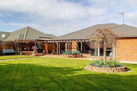 Photo of property in 62 Royal Oak Drive, Kelvin Grove, Palmerston North, 4414