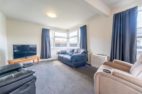 Photo of property in 35 Avenue Road, West End, Timaru, 7910