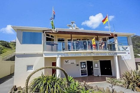 Photo of property in 19 Te Ahuahu Road, Piha, 0772