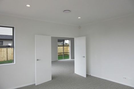 Photo of property in 13 Mauku Lane, Greenhithe, Auckland, 0632